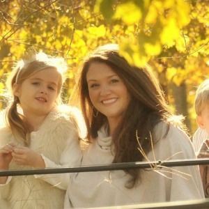 Meet your Posher, Lara